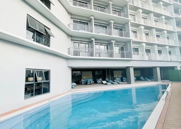 Skyview - Level 24 - Pool - Lush Residences
